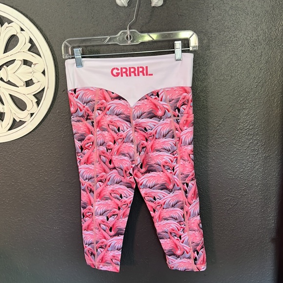 GRRRL small flamingo capris - Picture 2 of 3